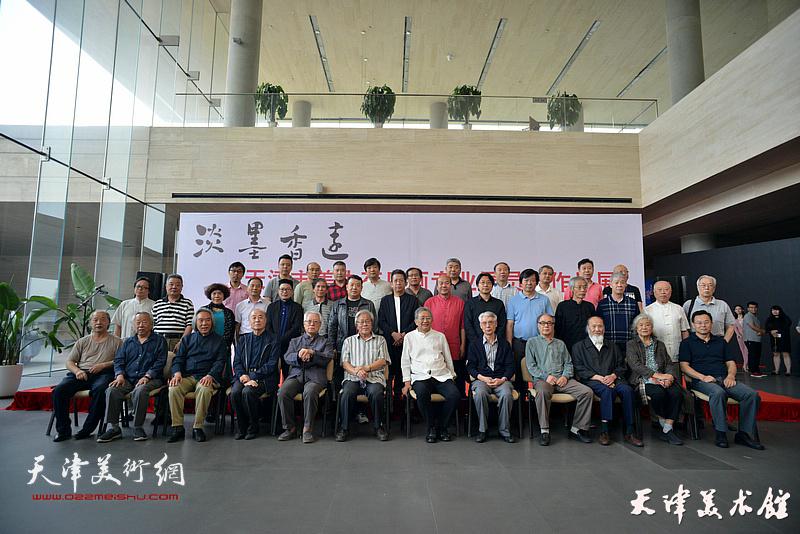 res01_attpic_brief.jpg res01_attpic_brief.jpg